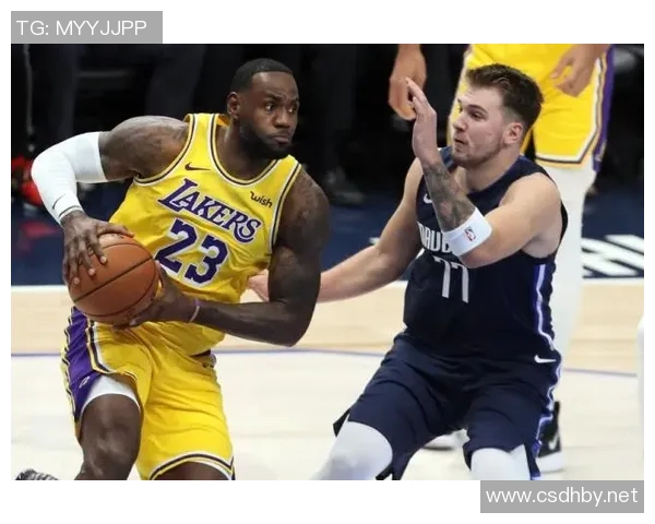 东契奇开局闪电,詹皇定海神针,湖人为何还是被雄鹿打懵? 东契奇开局闪电,詹皇定海神针,湖人为何还是被雄鹿打懵?